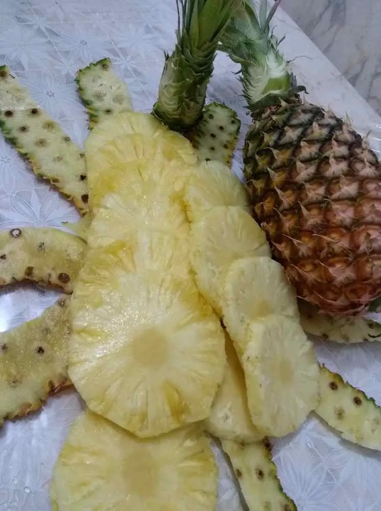 abacaxi descascado