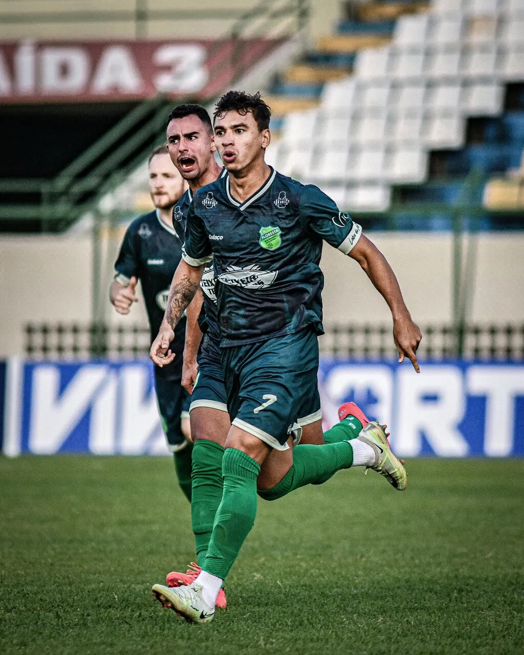Recém-chegado ao Floresta, o atacante Ruan marcou duas vezes na estreia