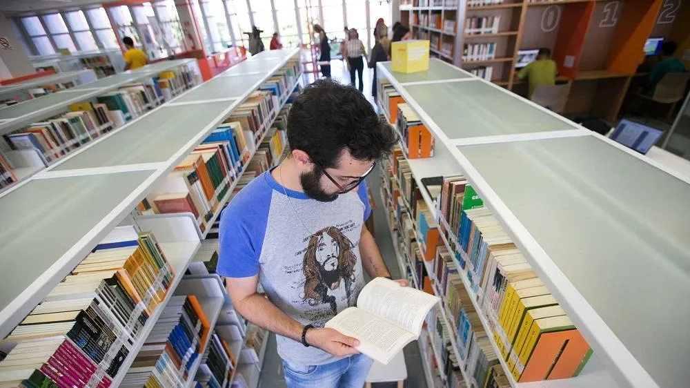 Milhares de exemplares, dezenas de setores e visão convidativa fazem parte da BECE