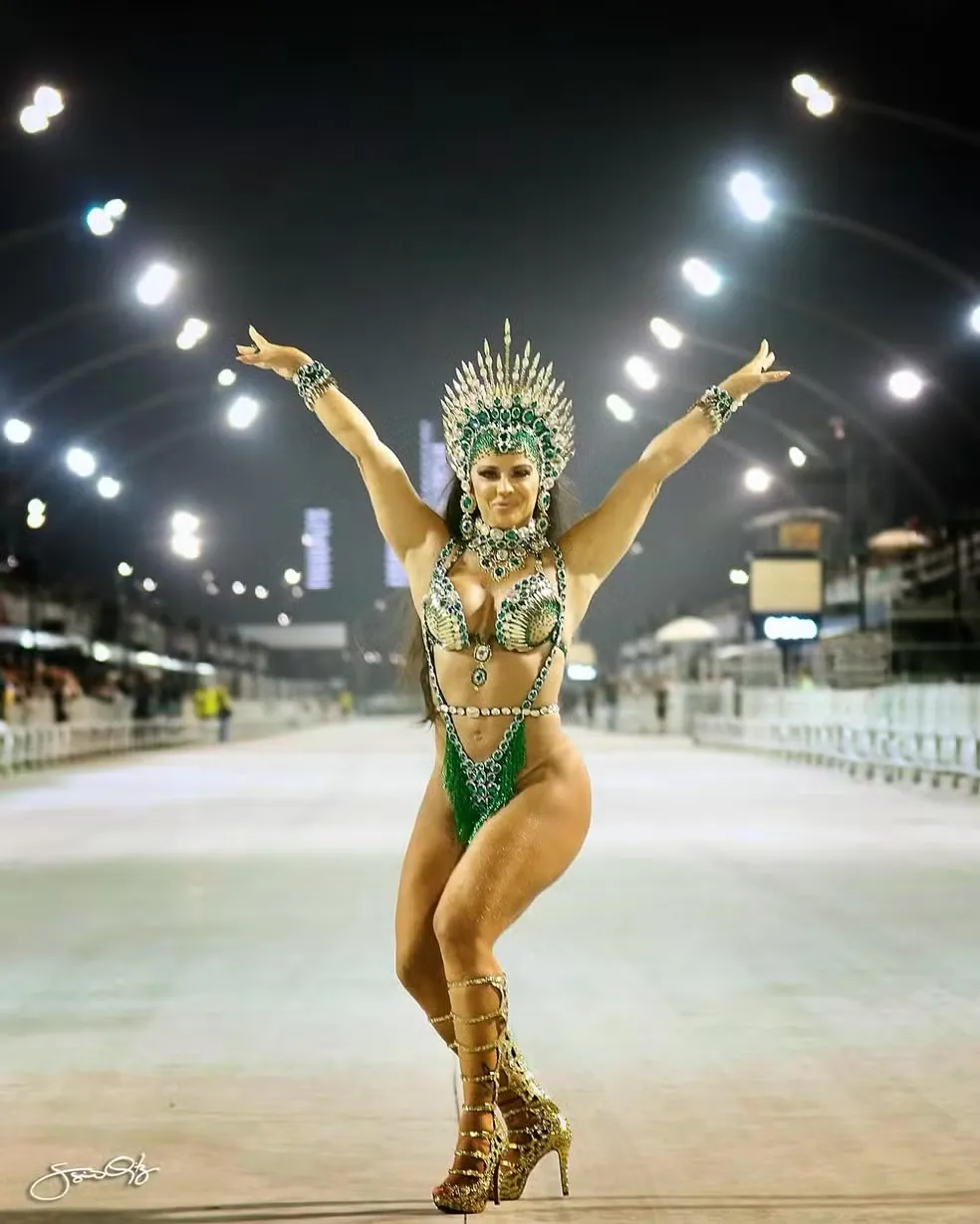 Artista já desfilou grávida no Carnaval e já afirmou em entrevistas que ainda fica nervosa ao desfilar