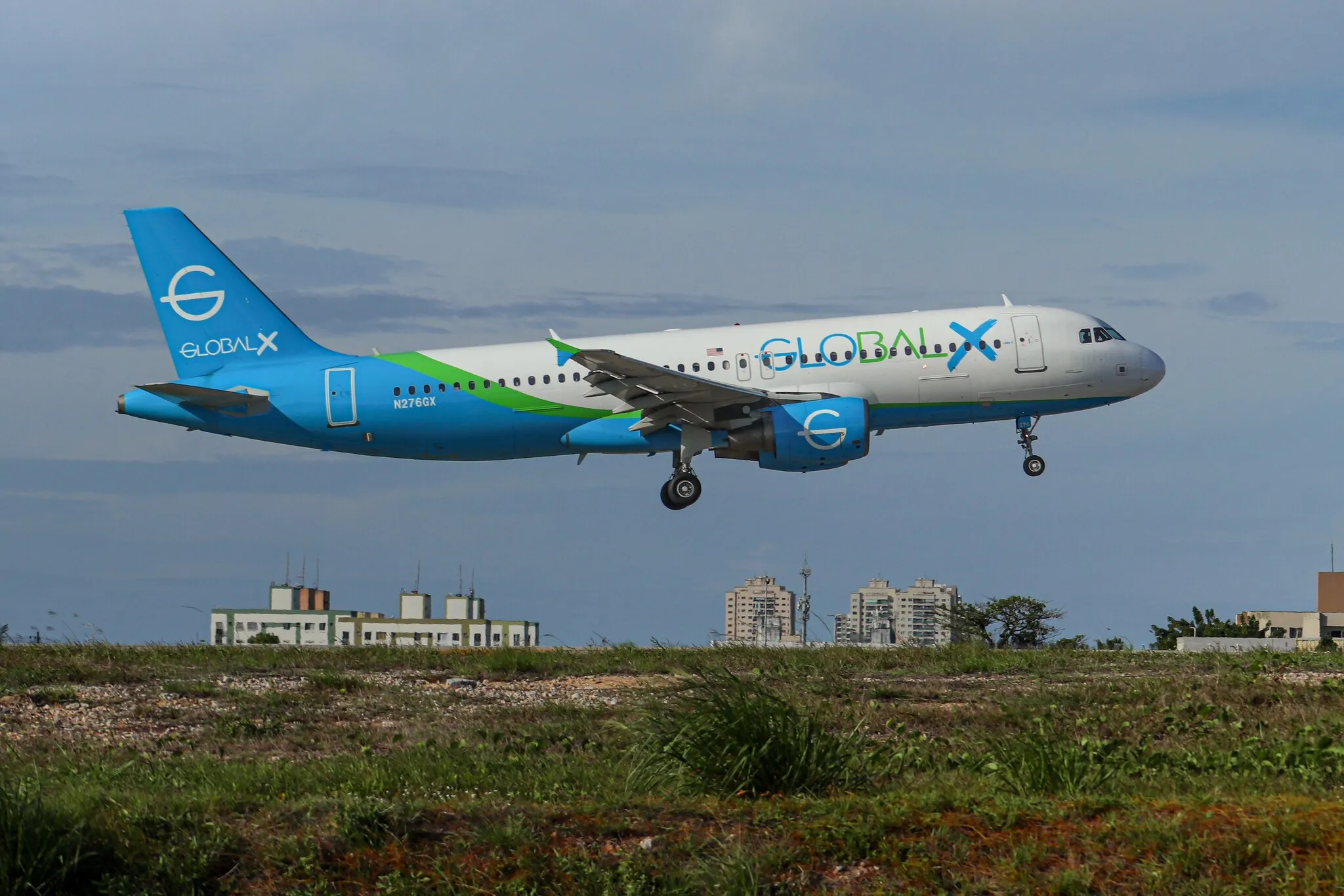 O avião com brasileiros deportados dos EUA pousou em Fortaleza pouco depois das 16 horas