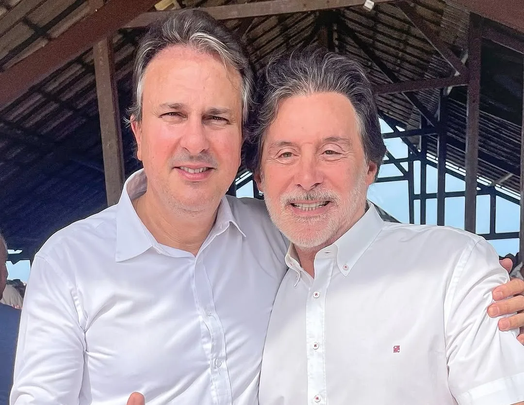 Imagem publicada por Eunício Oliveira nas redes sociais