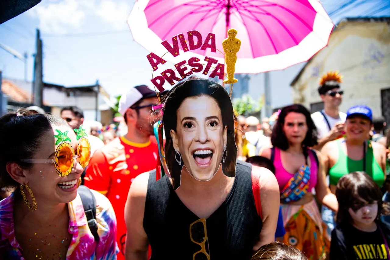Domingo de Carnaval foi marcado pela expectativa — posteriormente cumprida — de vitória do Brasil no Oscar, como no Bloco Solto na Buraqueira