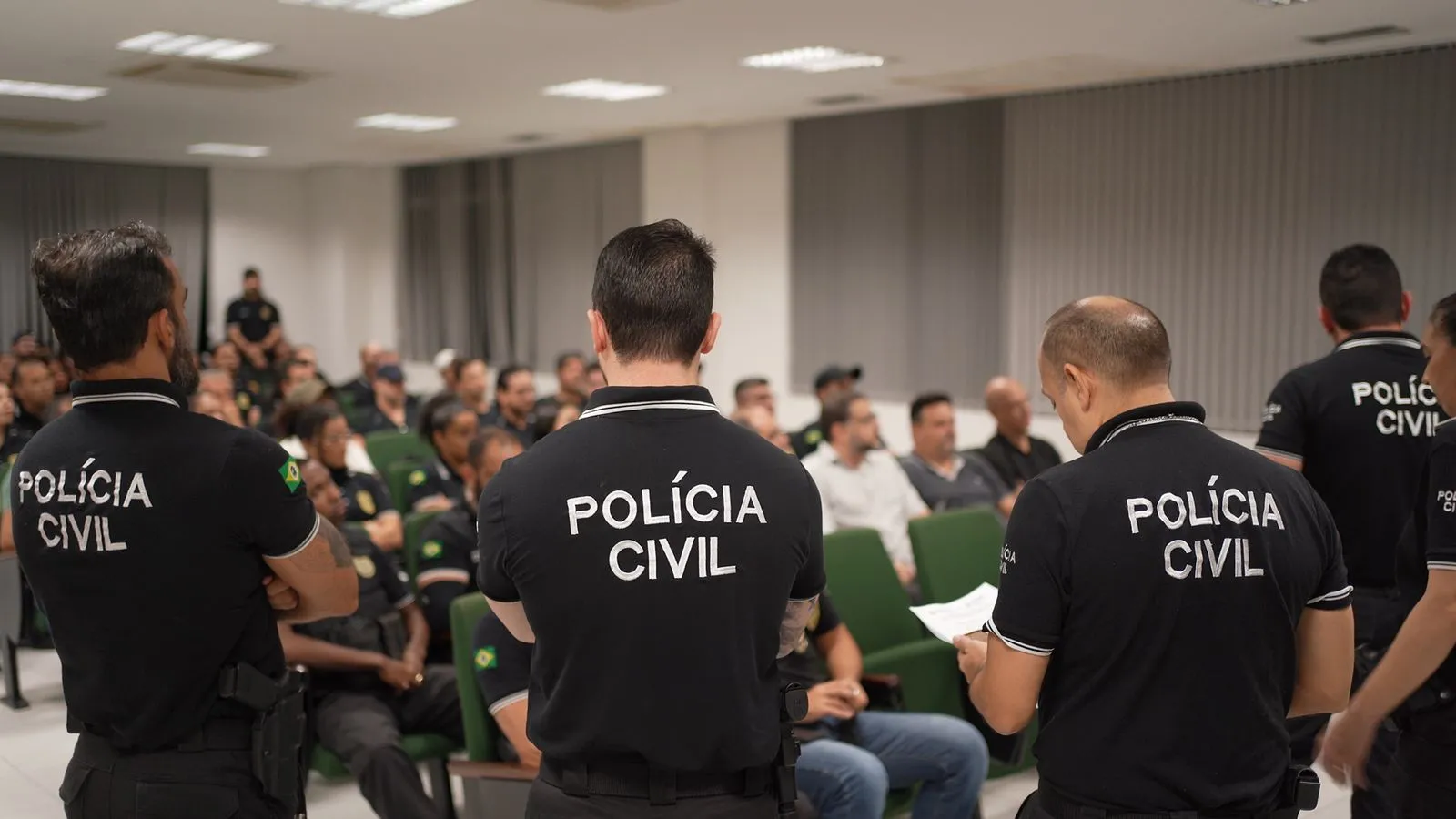 Em coletiva, PCCE apontou que 14 provedores irregulares de internet foram alvo da operação