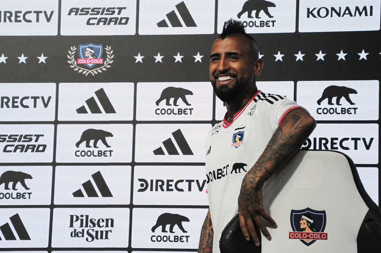Vidal está no rol dos maiores jogadores da história do futebol chileno