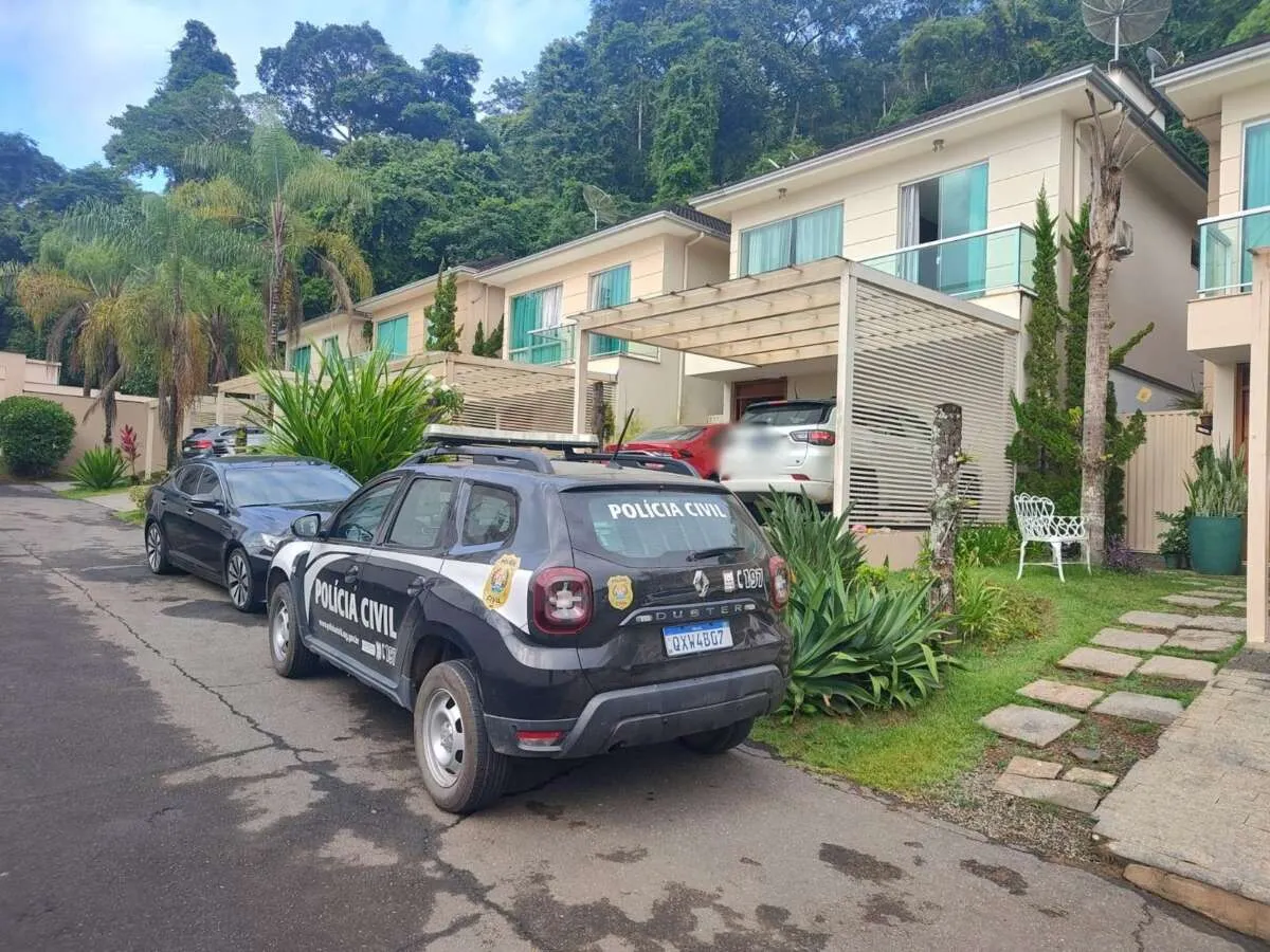 Polícia Civil apreendeu sete veículos de luxo com os suspeitos, durante a Operação Gizé