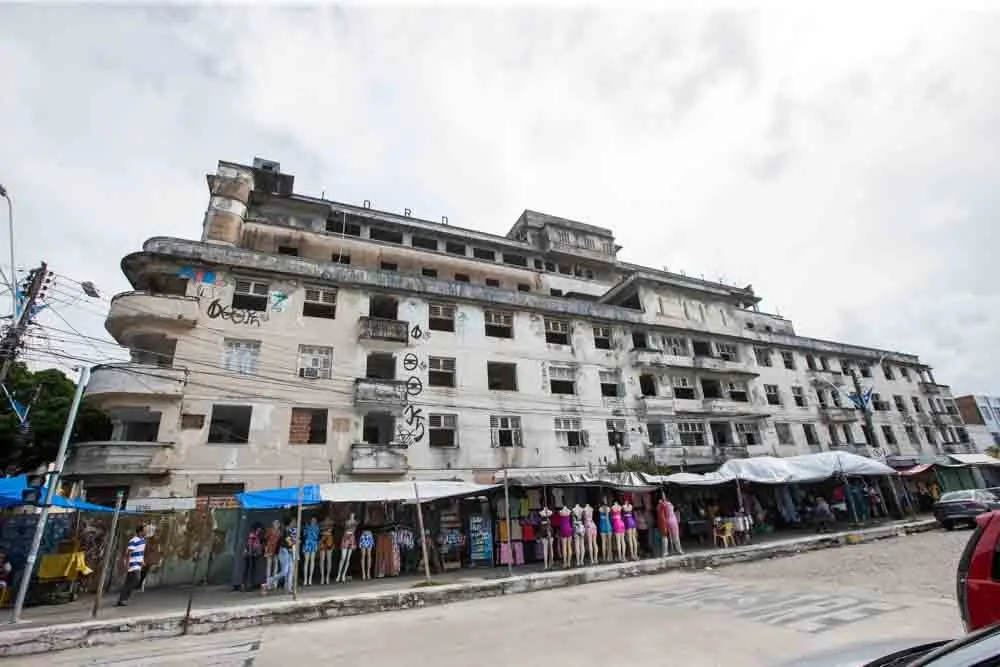 Imagem da notícia: Prestes a fazer 70 anos, Lord Hotel tem ‘visível risco de desabamento’, diz ata do Metrofor