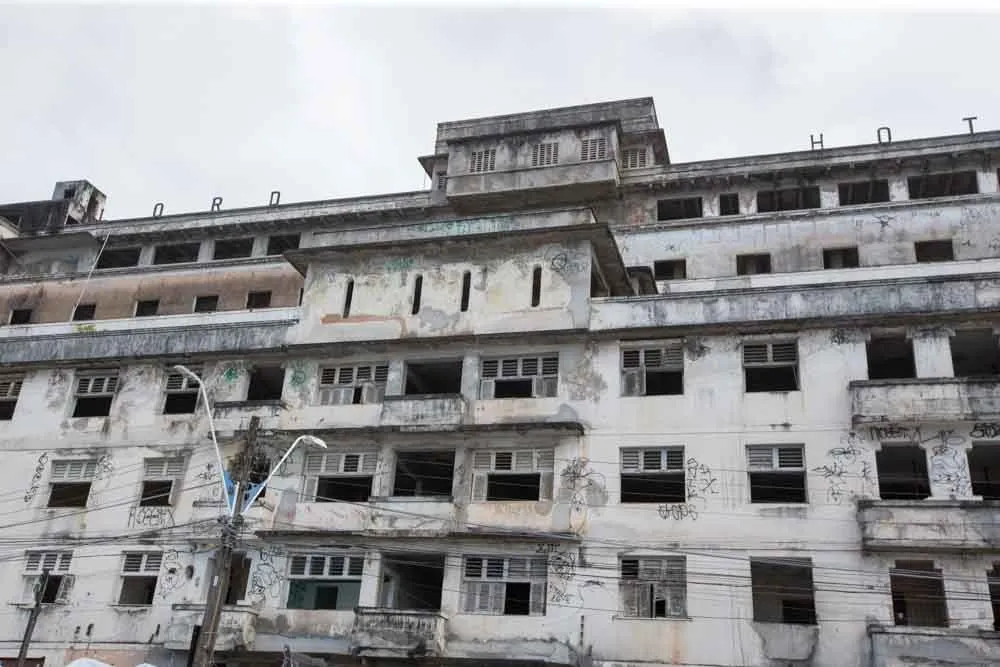 O Lord Hotel está completamente desocupado desde 2011