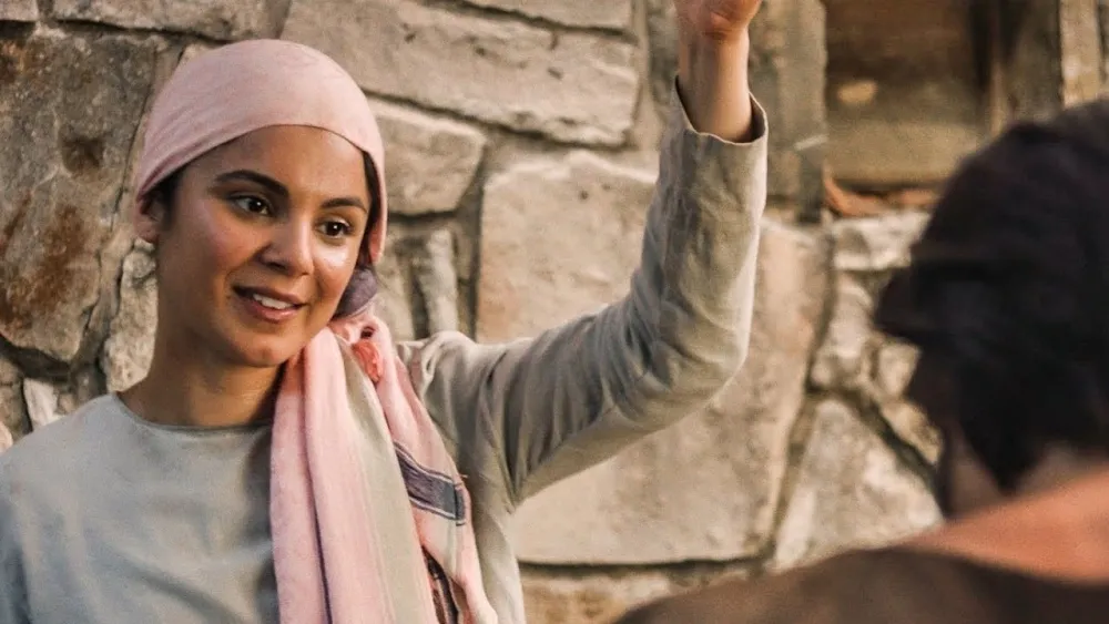 Em The Chosen, a atuação de Lara Silva atuação tem sido elogiada por transmitir com sensibilidade as emoções e conflitos de Éden.