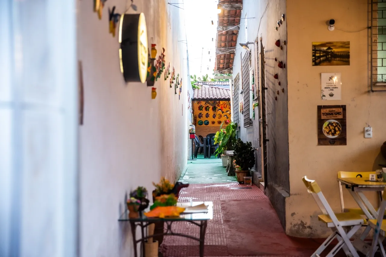 Restaurante Nos Fundos da Clau, em Fortaleza, foi montado nos fundos da casa do casal proprietário