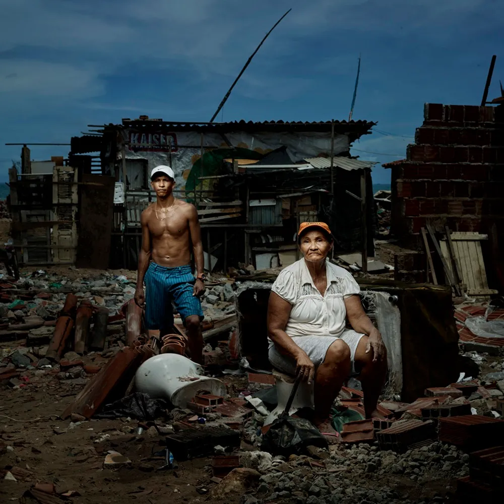 Imagem realizada com moradores do Pirambu, em Fortaleza: nas imagens, Denis buscar empoderar pessoas retratadas