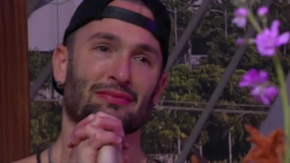 Diego Hypolito foi outro que não segurou as lágrimas durante a festa