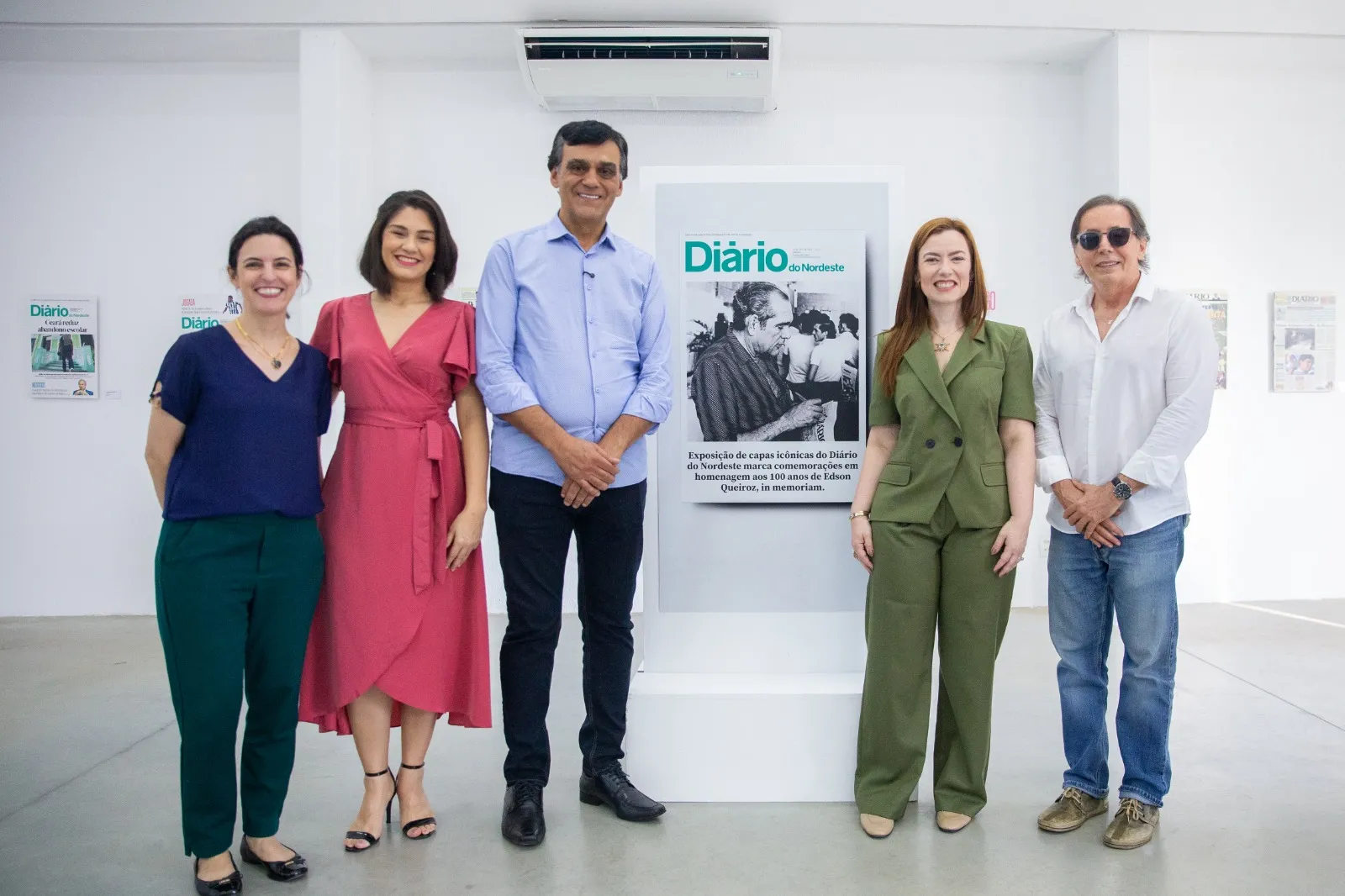 Da esquerda para direita: Carolina Nascimento (coordenadora do Centro de Formação Profissional Yolanda e Edson Queiroz); Luzia Frota Bastos (coordenadora do Instituto Myra Eliane); Naumi Amorim (Prefeito de Caucaia); Aline Félix Barroso (vice-presidente do Instituto Myra Eliane), e Ildefonso Rodrigues (gerente de projetos especiais do SVM)