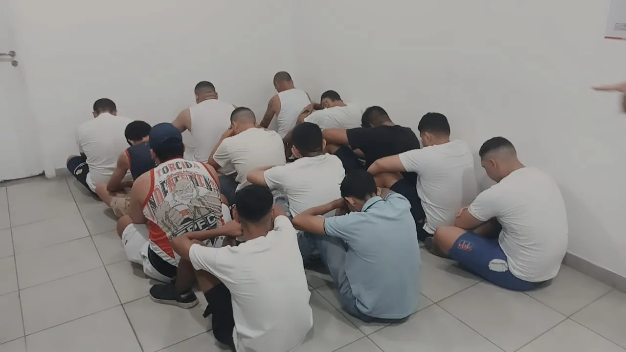 Torcedores detidos na Delegacia da Arena Castelão