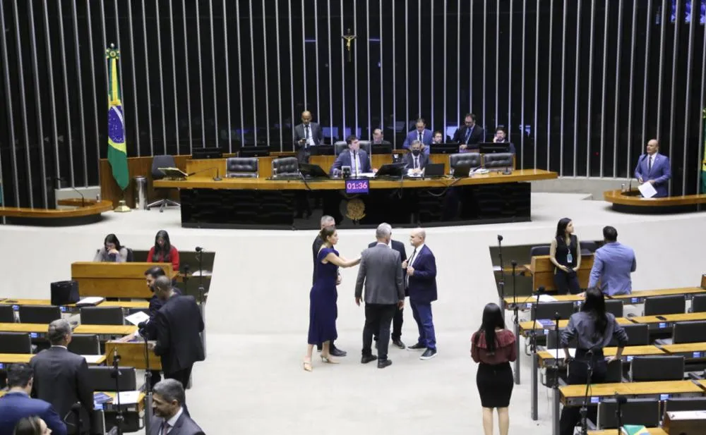 Atualmente, tramitam no Congresso Nacional projetos diversos sobre a legalização de apostas
