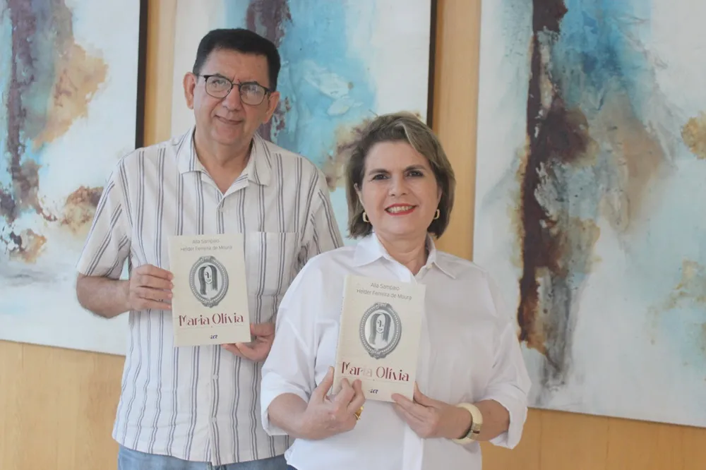 Os autores do livro, Helder Ferreira de Moura e Aíla Sampaio