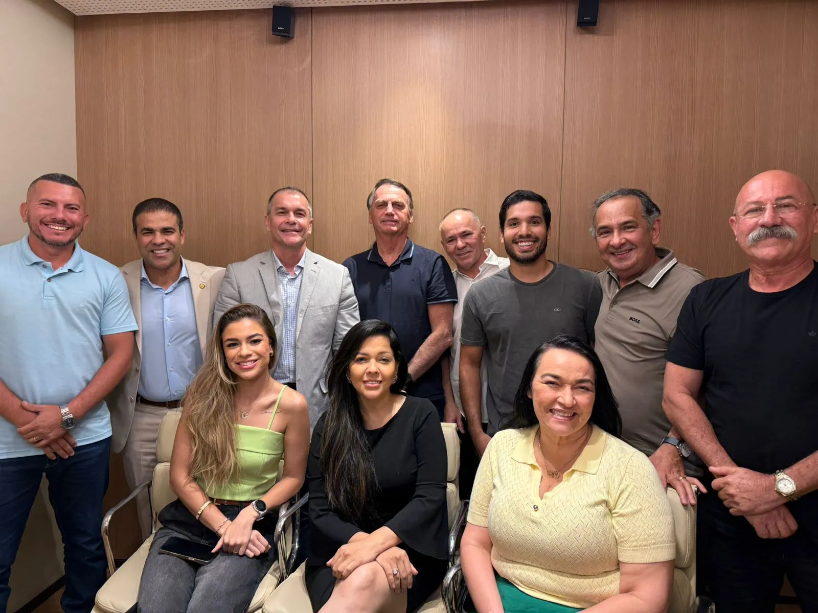 Jair Bolsonaro participou de encontro com lideranças da oposição no Ceará