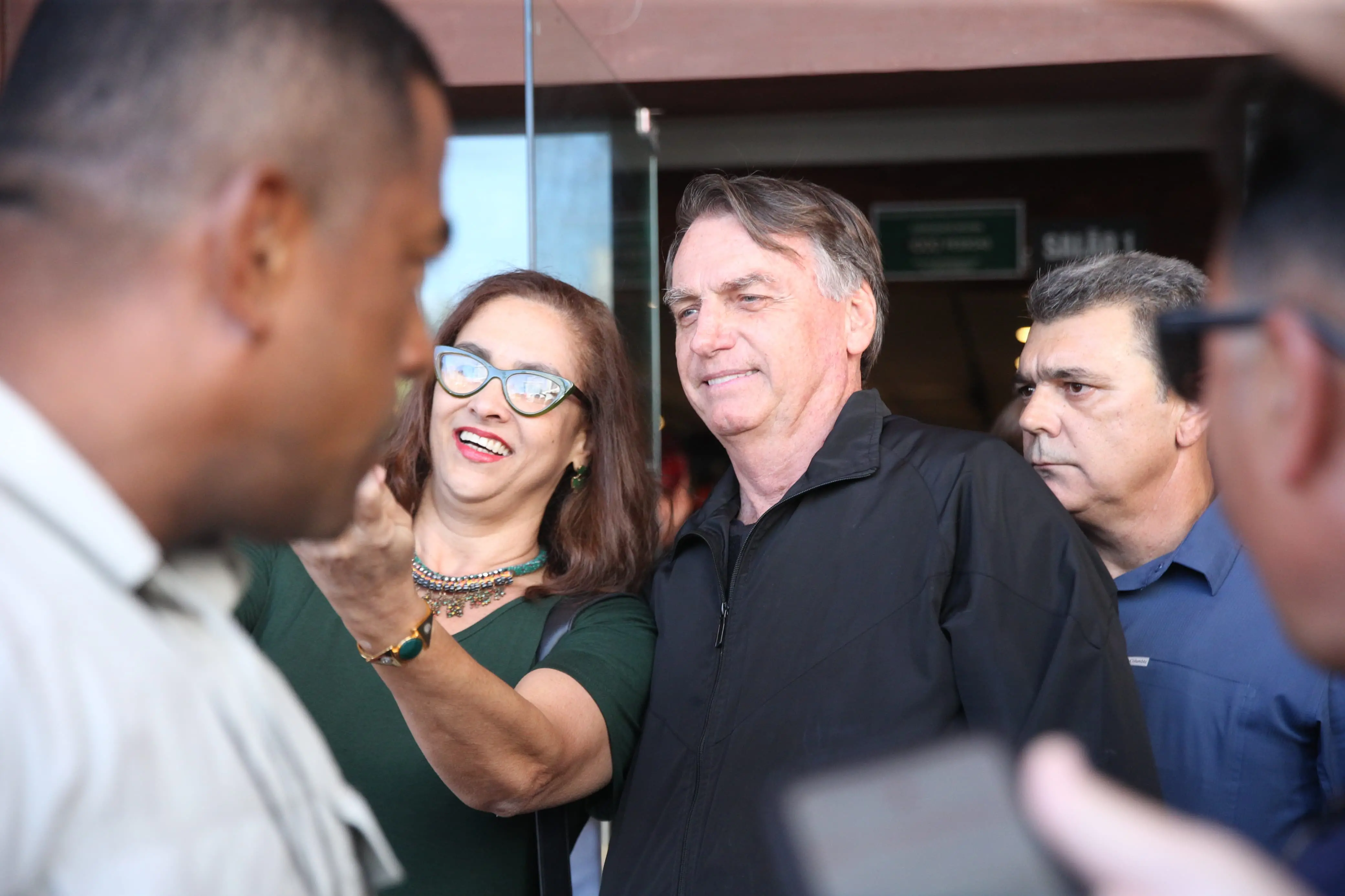 Imagem da notícia: Bolsonaro confirma encontro com Roberto Cláudio após desfiliação do PDT