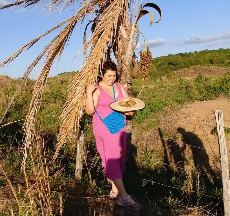 imagem da empreendedora e pesquisadora Rafaela Medeiros, produtora de doce a base de leite de coco e cana de açúcar