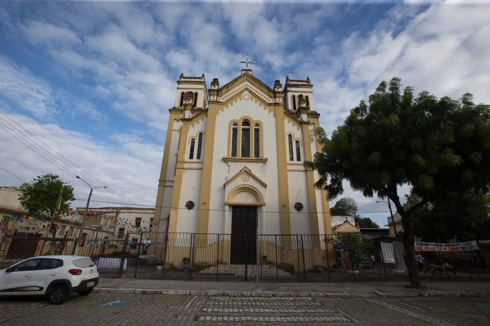 A proporção de católicos no Ceará reduziu entre os Censos Demográficos de 2010 e 2022, passando de 79,1% dos residentes de 10 anos ou mais para 70,4%