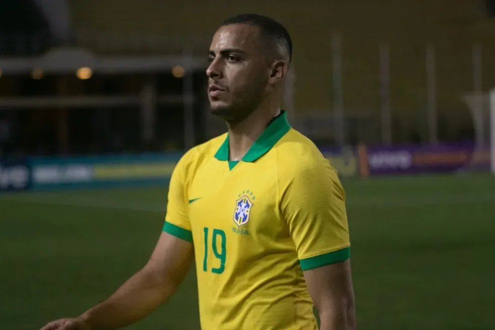 Destaque na Europa, Arthur Cabral foi convocado para a Seleção Brasileira em 2021