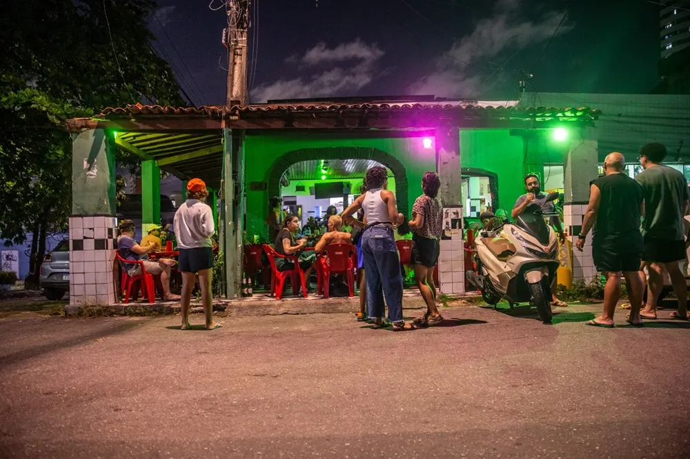 Boteco Cultural da Angela se tornou point de jovens adultos e outras gerações às quartas-feiras