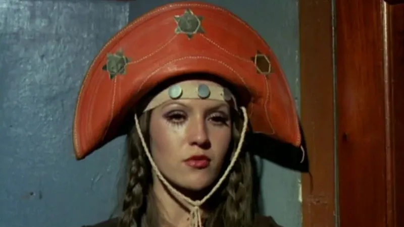 Nos anos 1970, o cangaço chegou às pornochanchadas, popular gênero do cinema brasileiro da época; na imagem, frame de 