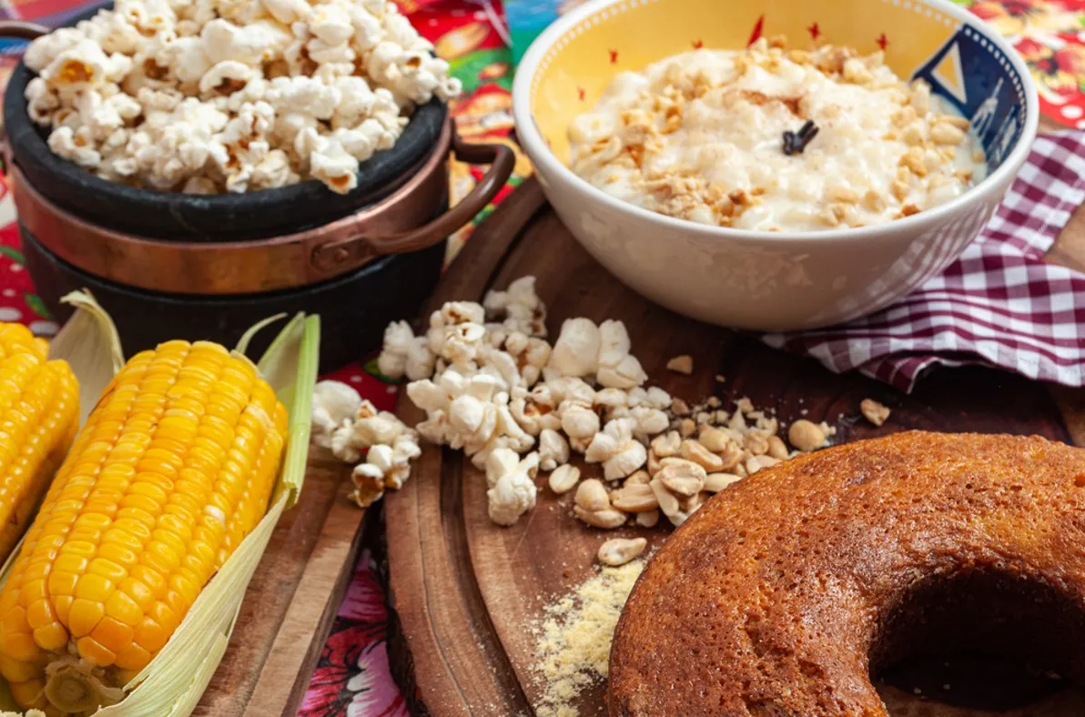 Evite alimentos ultraprocessados e dê preferência a alimentos naturais para equilibrar a refeição