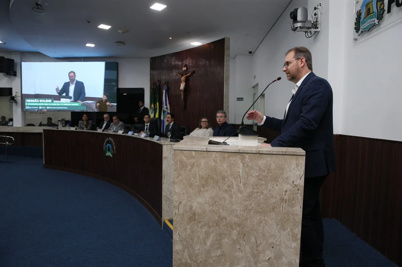 Gustavo Bortoli, diretor de Jornalismo e Esporte do Sistema Verdes Mares, discursou durante a homenagem