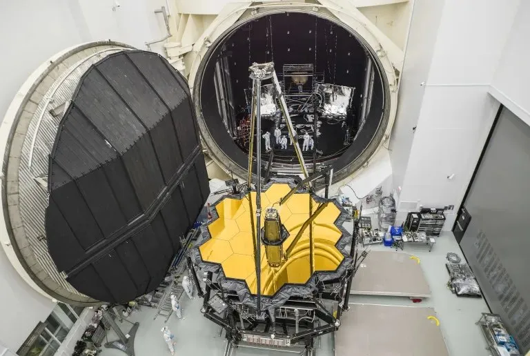 O telescópio James Webb em foto de 2017