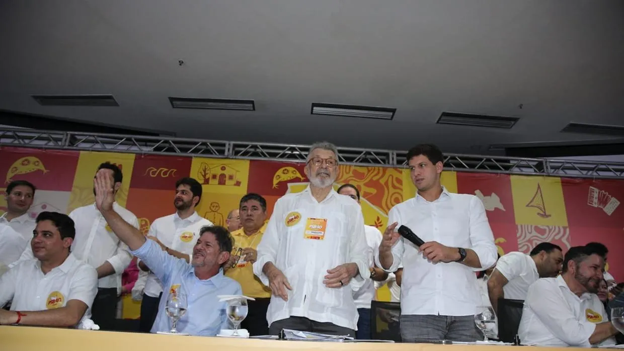 Eudoro Santana e Cid Gomes lideram o PSB no Ceará