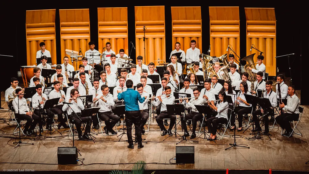 Apresentações da Banda do Piamarta ocorrem em áreas internas do colégio e também em palcos pela cidade a partir de convites e datas comemorativas