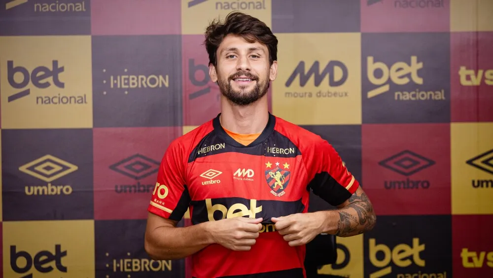 O volante Pedro Augusto foi liberado pelo Fortaleza e fechou com o Sport