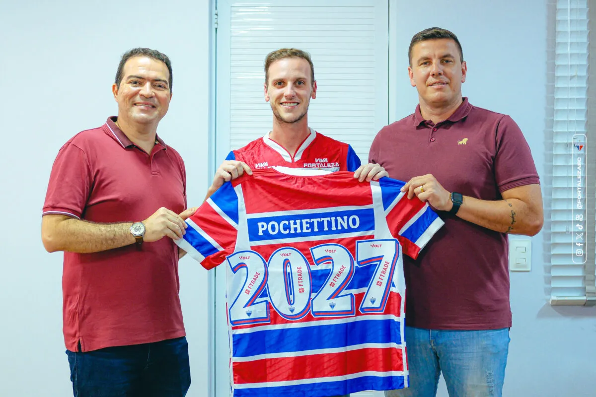 O meia argentino Pochettino renovou contrato com o Fortaleza até 2027