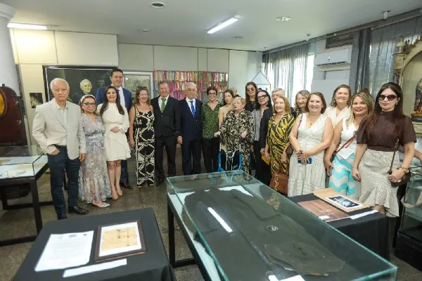 Foi recebido um chapéu que pertenceu ao sacertode, um item inédito no acerto do memorial