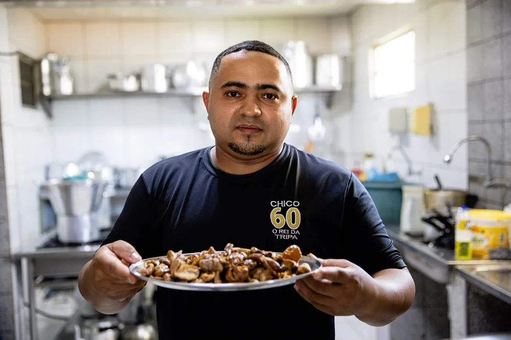 Sem óleo no cozimento, tripa de porco servida no Chico 60 - O Rei da Tripa tem como principais características a limpeza e o sabor