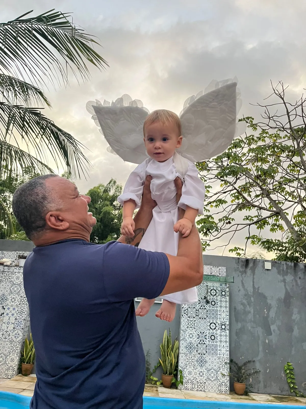 Roberto com o neto, Guilherme Mariano: amor de avô é carinho de pai multiplicado