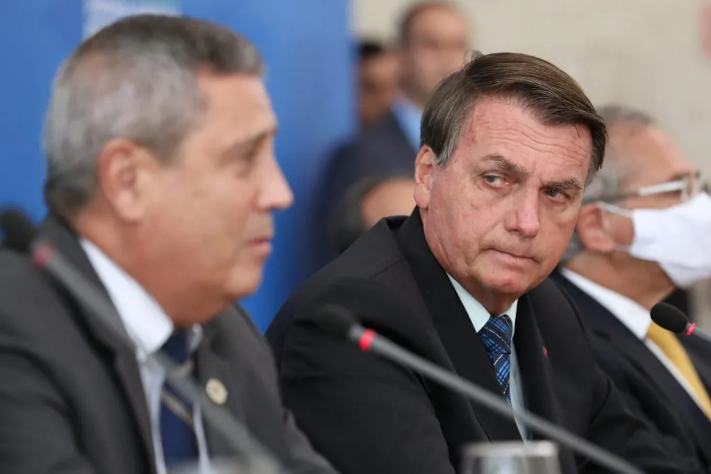 Por ordens do STF, tanto Braga Netto como Bolsonaro estavam proibidos de se comunicar