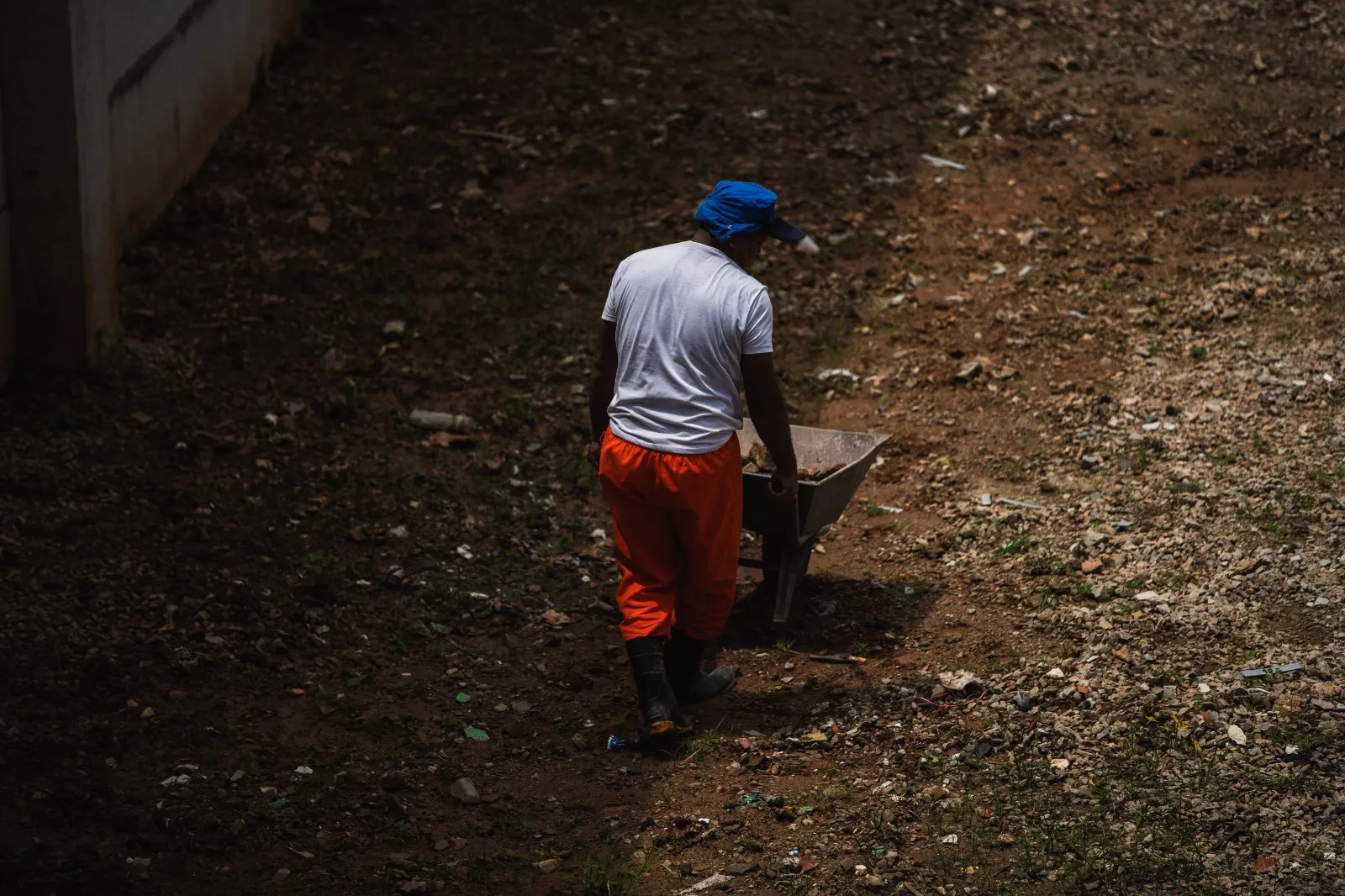O trabalho e a educação no presídio são apontados pelas autoridades como caminhos para a reintegração e para a melhoria do sistema penitenciário cearense