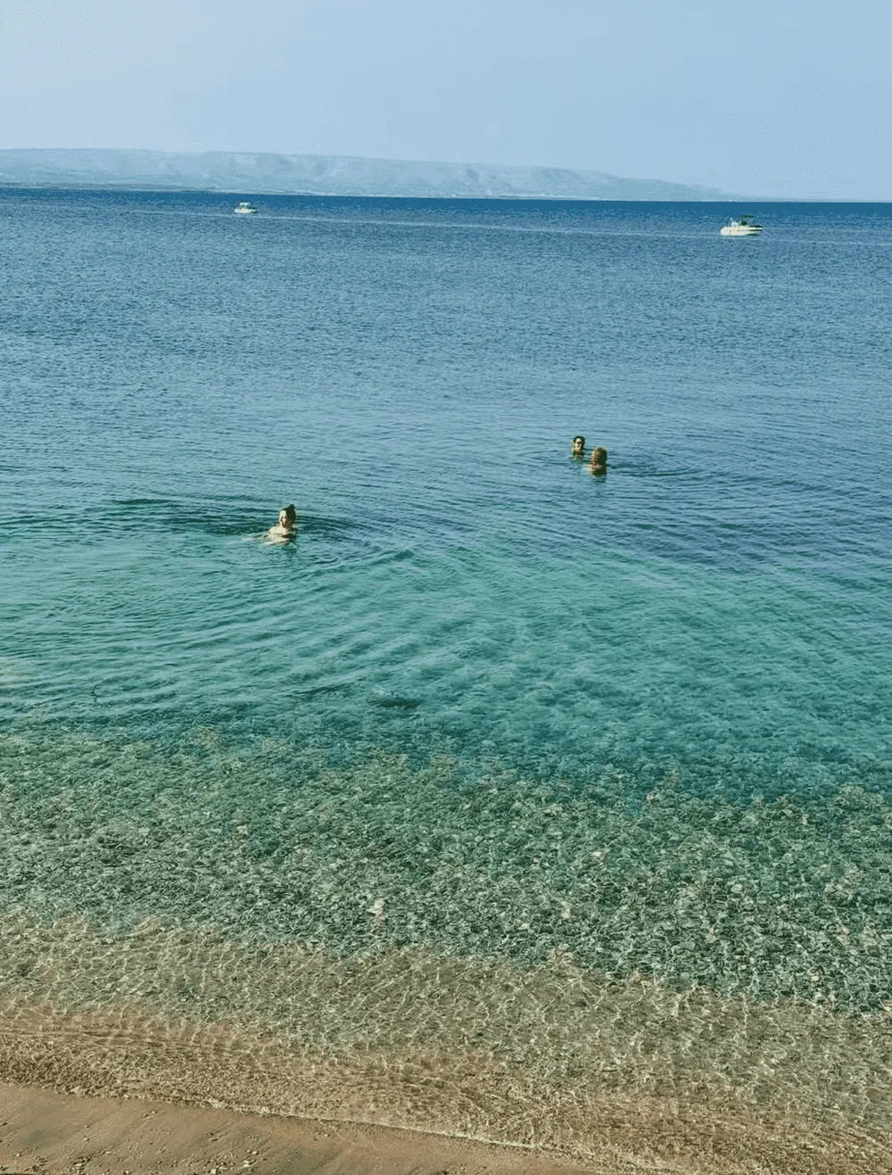 O roteiro pelo país europeu inclui passagem pela paradisíaca Ilha Pantelária, na Sicília, no Mar Mediterrâneo.