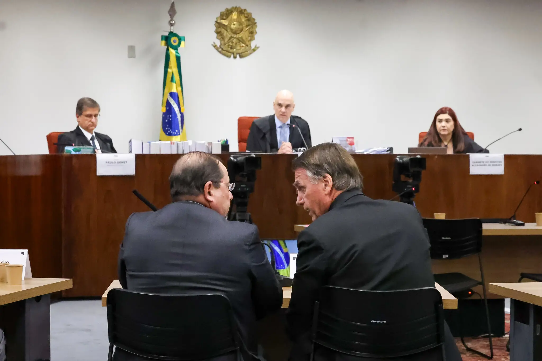 Imagem da notícia: Entenda o passo a passo de como o STF julgará Bolsonaro