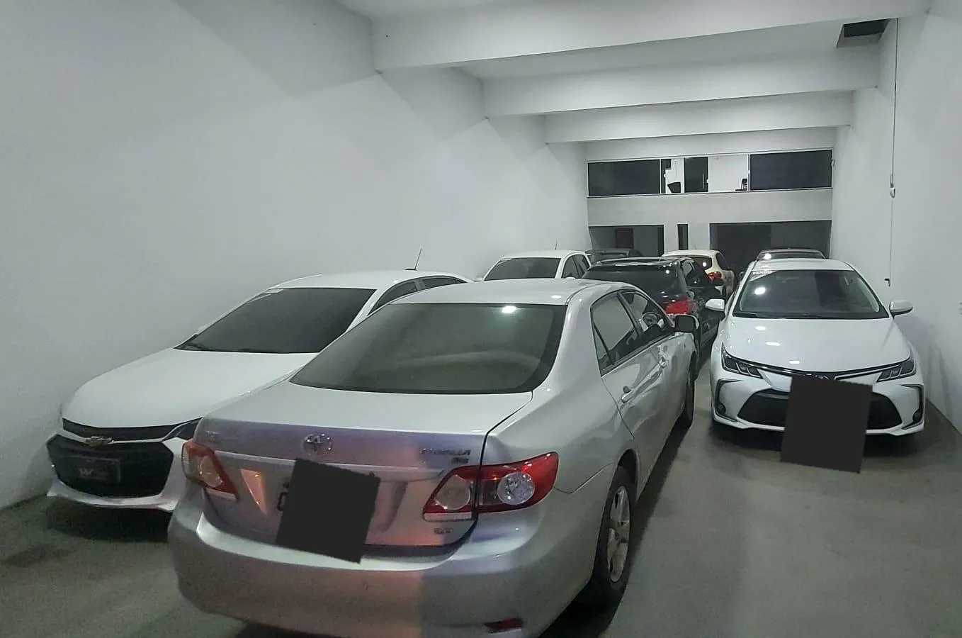 11 veículos foram apreendidos com o policial militar e a ex-companheira, acusados de lavagem de dinheiro
