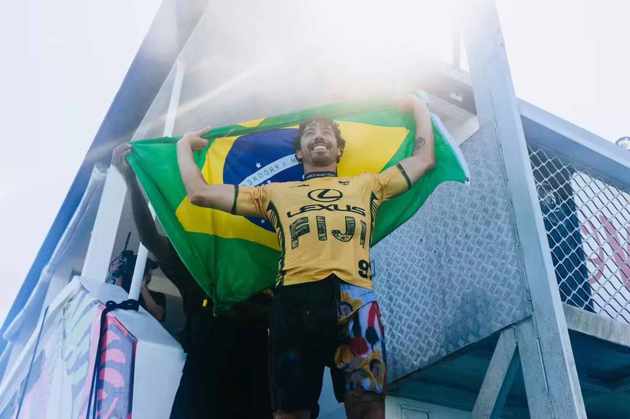 Brasileiro Yago Dora campeão mundial em Fiji