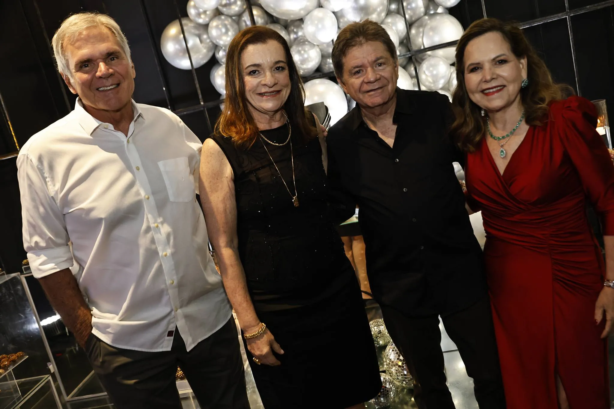 Inês e Roberto Porto com Carlinhos Uchoa e Laís Targino