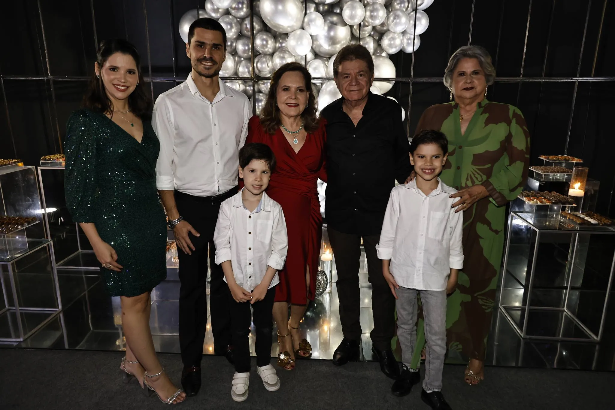 Inês e Roberto Porto com Edmundo, Beatriz, Rafael, Victor e Suzana Melo