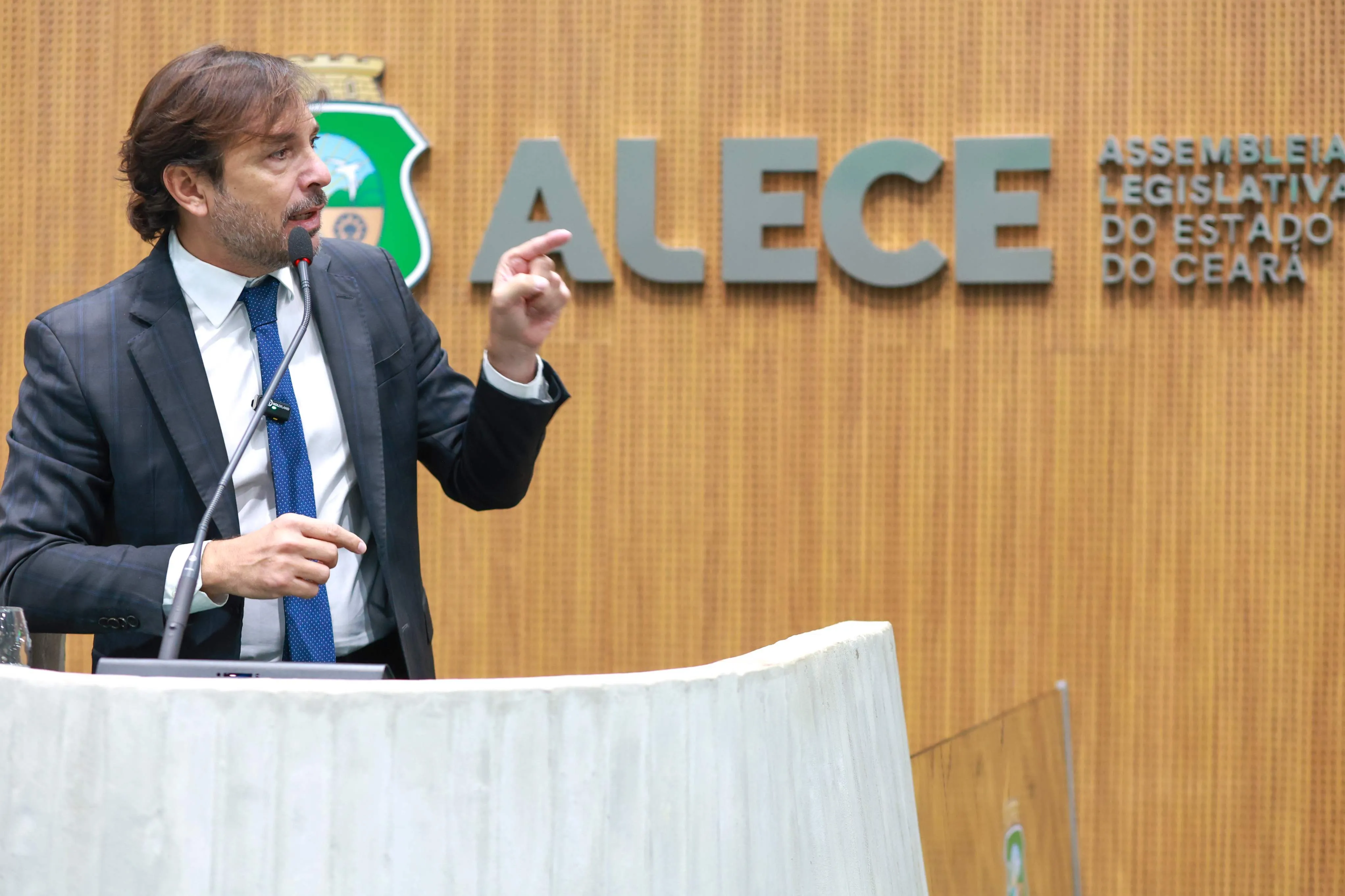 O deputado Guilherme Sampaio argumenta que os ex-prefeitos têm expertise em gestão