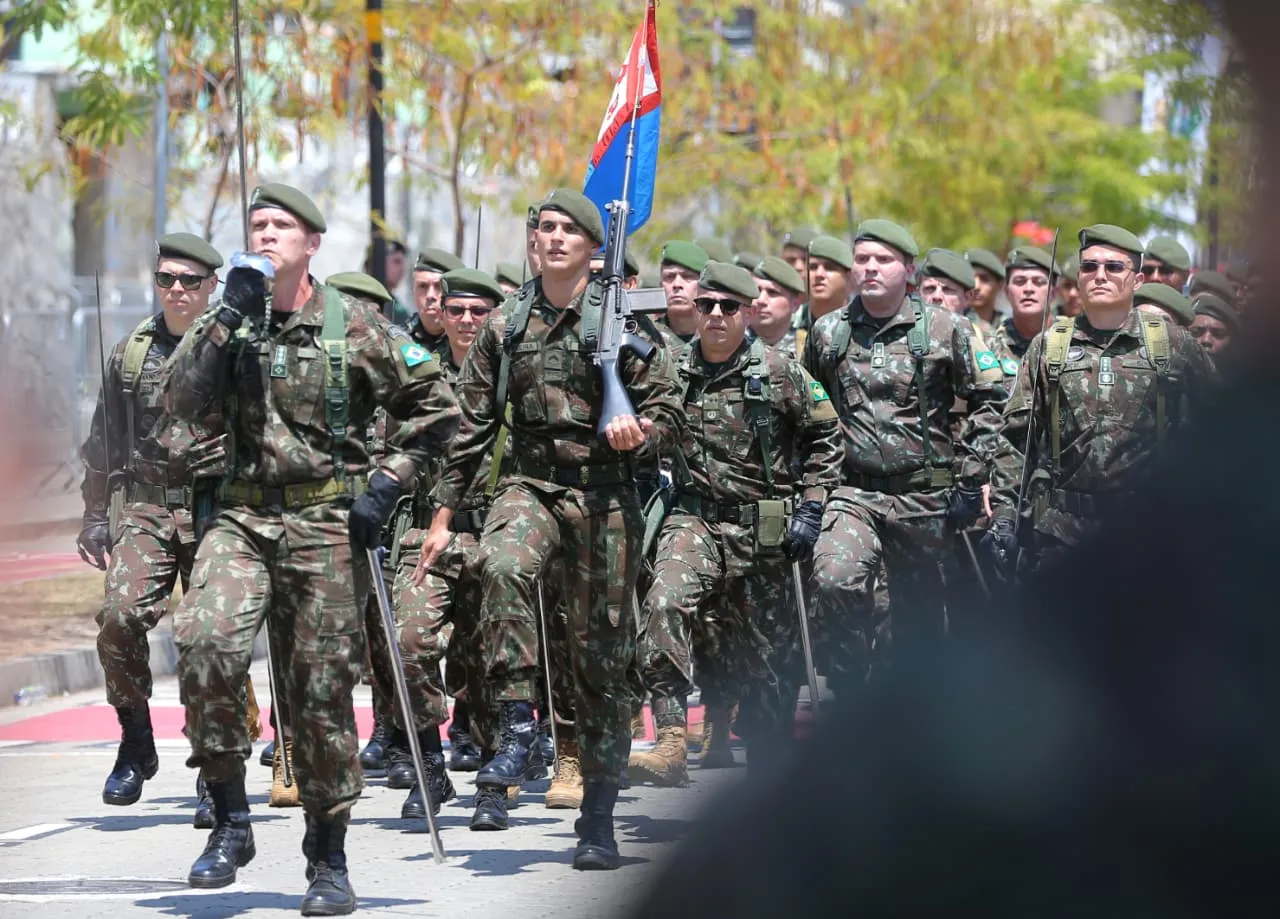 Desfile de 7 de setembro na Avenida Beira Mar, em Fortaleza