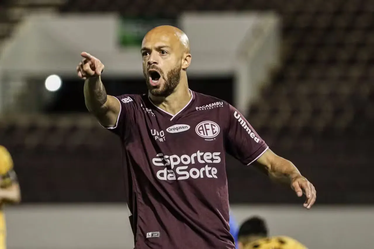 O centroavante Carlão é o grande destaque da Ferroviária-SP na Série B