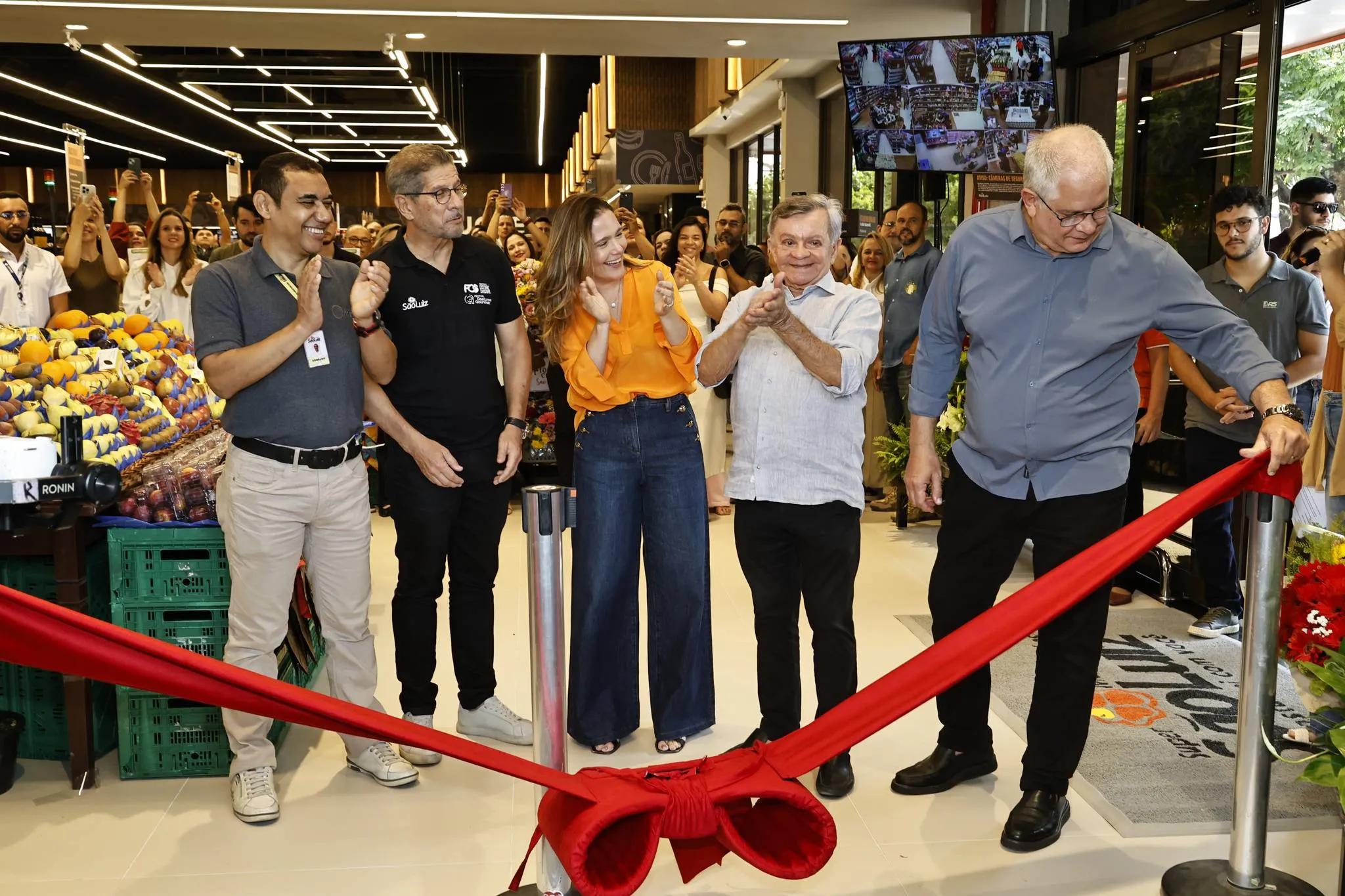 Corte da Fita de Inauguração