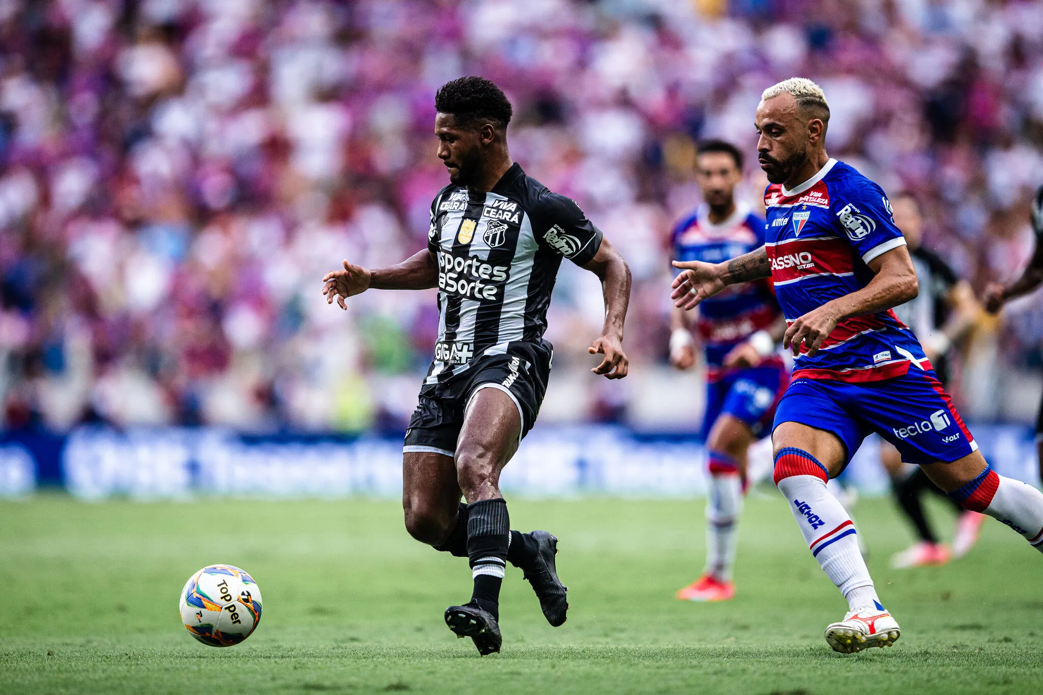 O lateral-direito Fabiano Souza está suspenso e não poderá defender o Ceará contra o Bahia.